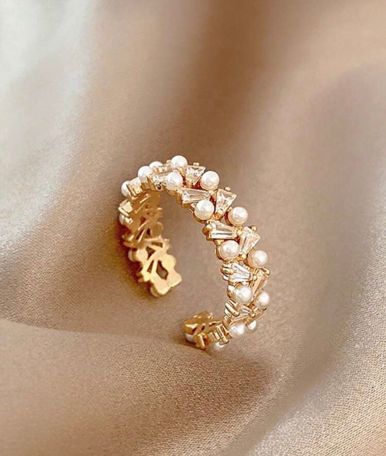 Girls With Pearls