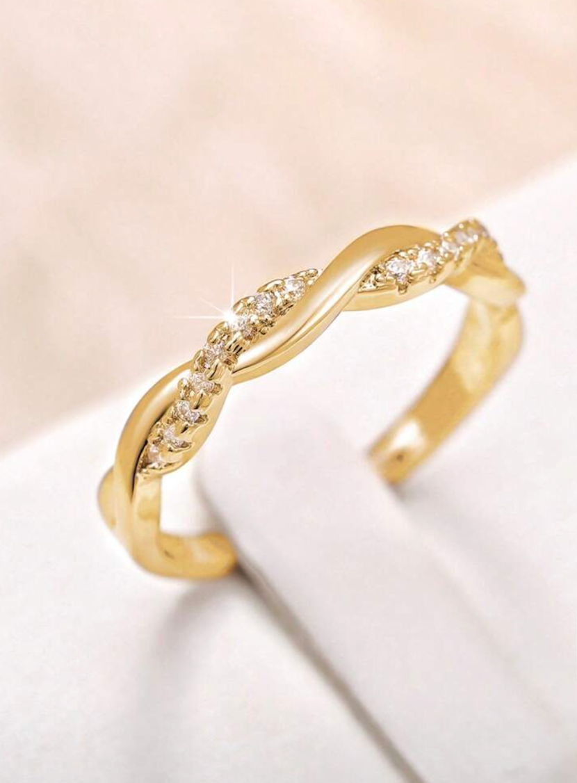 Twisted Crystals Ring