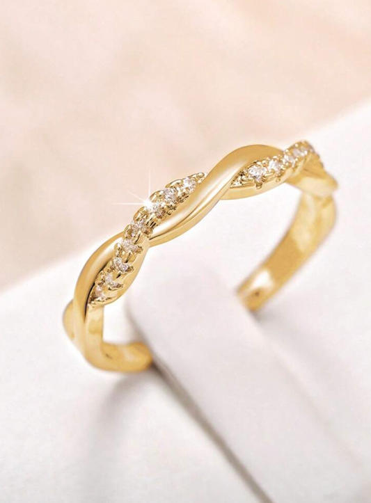 Twisted Crystals Ring